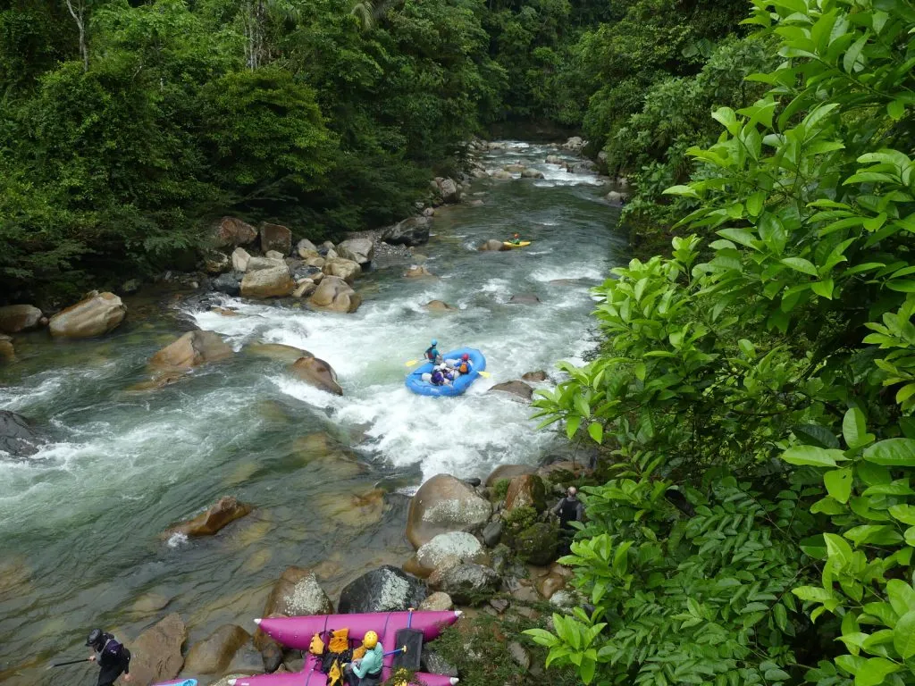 Whitewater rafting – Jondachi-Hollin River Class III-IV